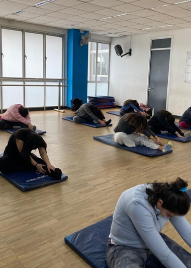 Fotografía referencial Taller de Pilates.