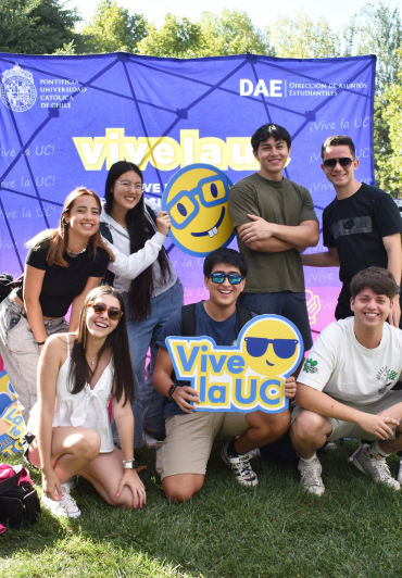 Fotografía de Estudiantes en la Bienvenida Novata 2024