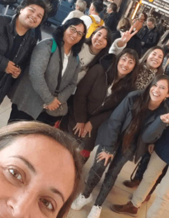 Funcionaras DAE sonriendo en Villarica