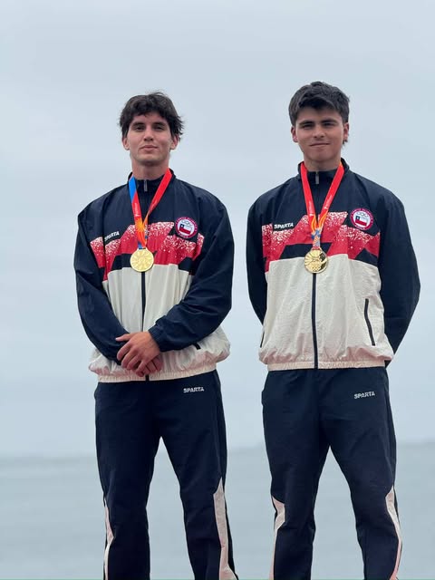 Estudiantes UC Marcelo Póo y Nahuel Reyes consiguen el oro en remo M2 bolivariano 2025
